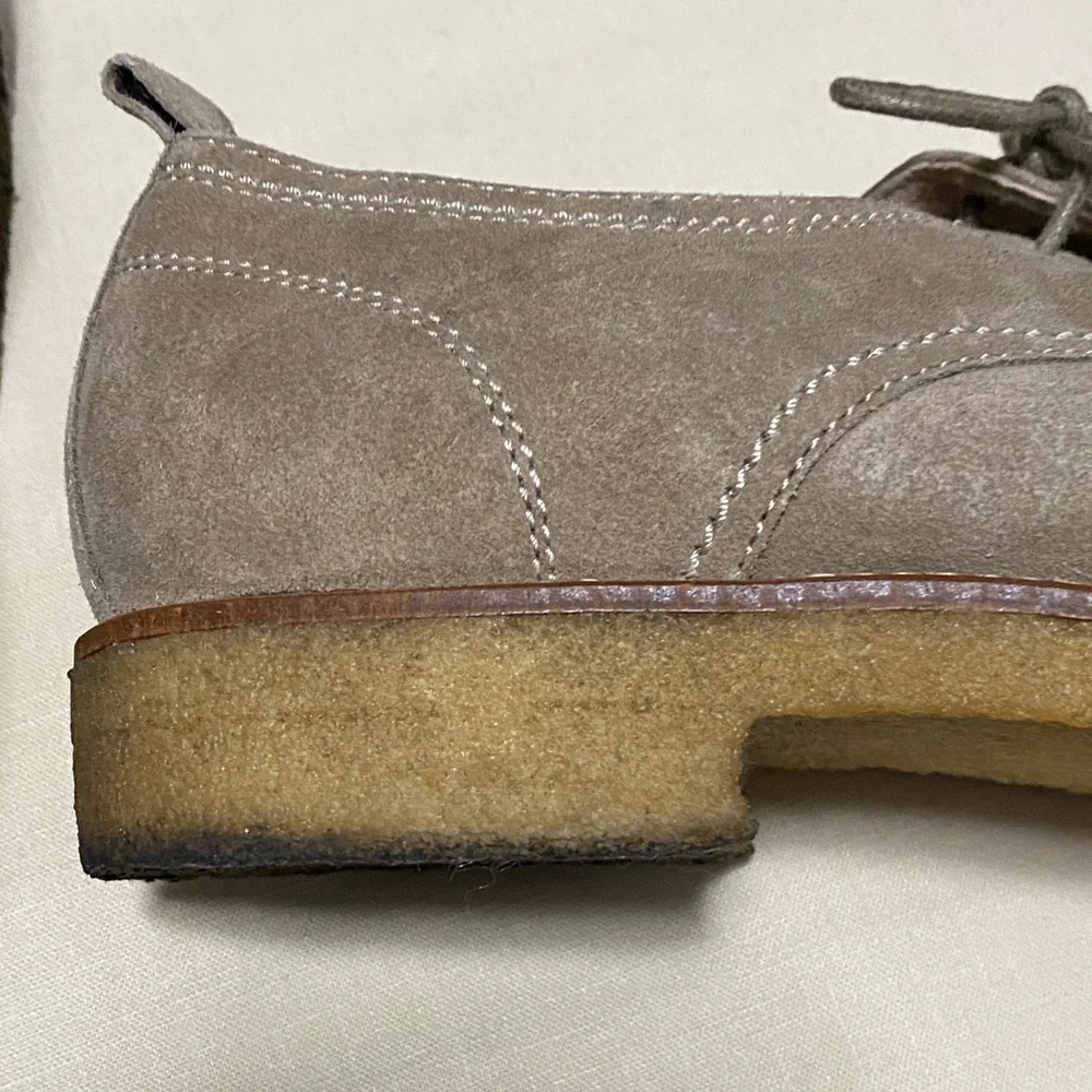 Banana Republic Tan Lace Up Suede Ortholite Derby Shoes in Men’s Size 11.